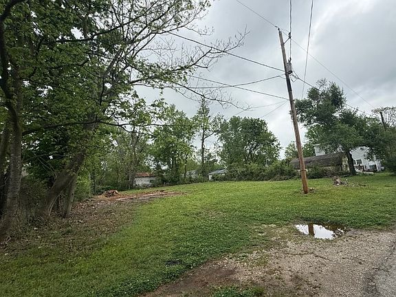 4th image of 303 E Easy St