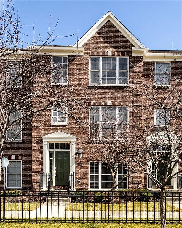 Front - 8643 N Meridian St