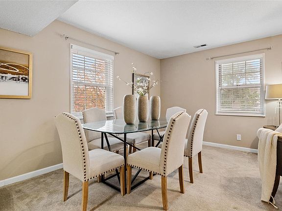 5th image of 9116 W Swan Cir