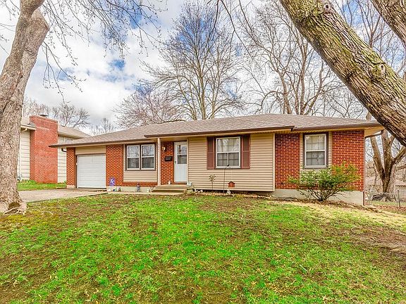 3rd image of 3621 Randall Dr
