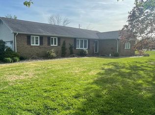 726 Walnut Hill Rd, Centralia, IL 62801