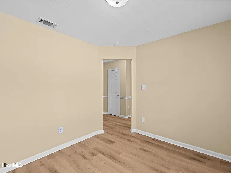 7598 Pleasantville Way — Photo 10