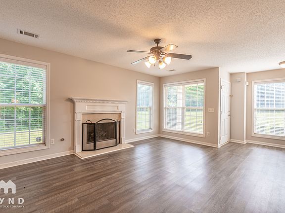 2nd image of 432 The Gables Dr