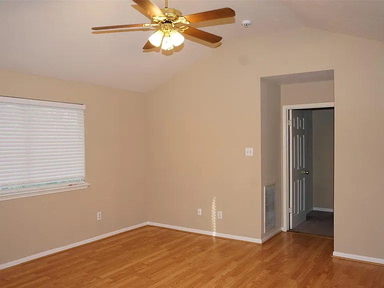 18807 Timbers Dr — Photo 9