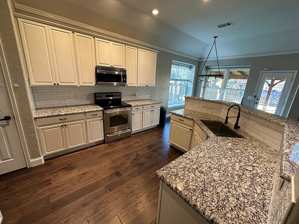 2nd image of 754 Monterey Dr