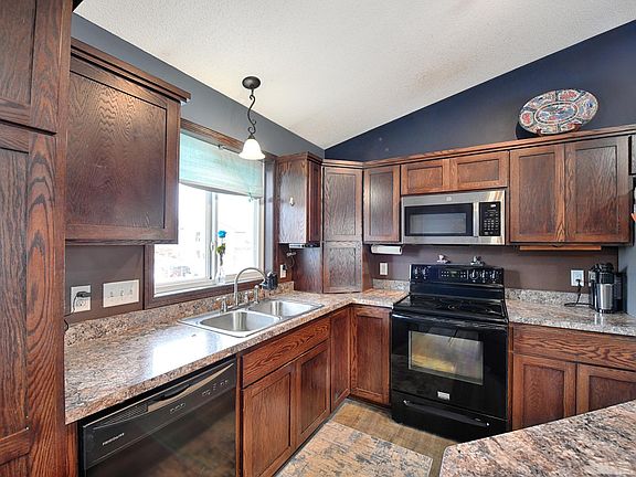 4th image of 122 Dogwood St NE