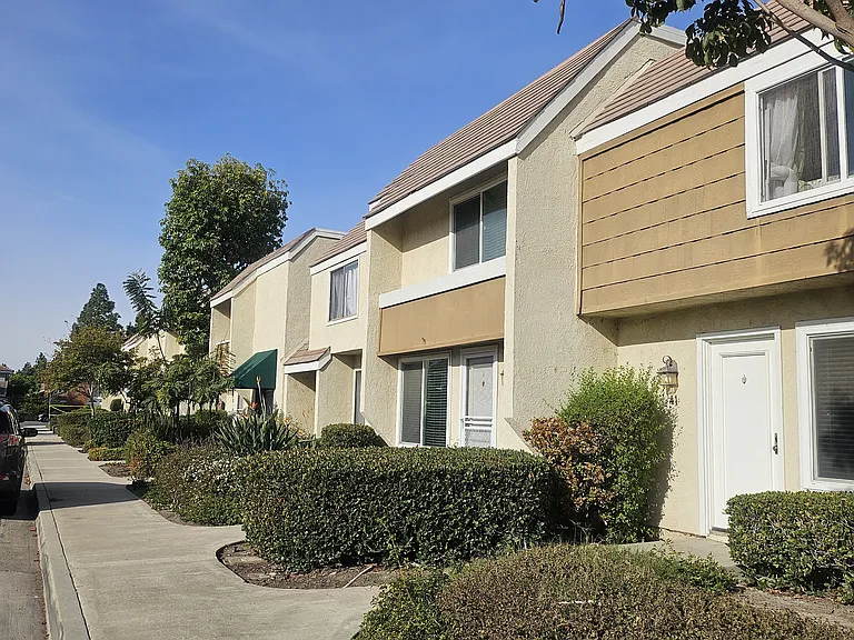 39 Meadowgrass — Photo 1