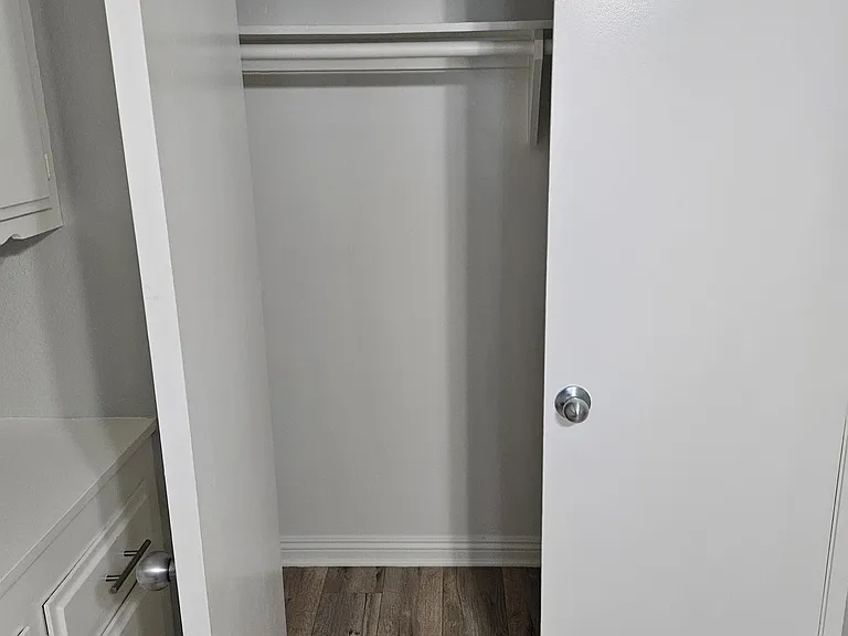 Malibu Apartments — Photo 10