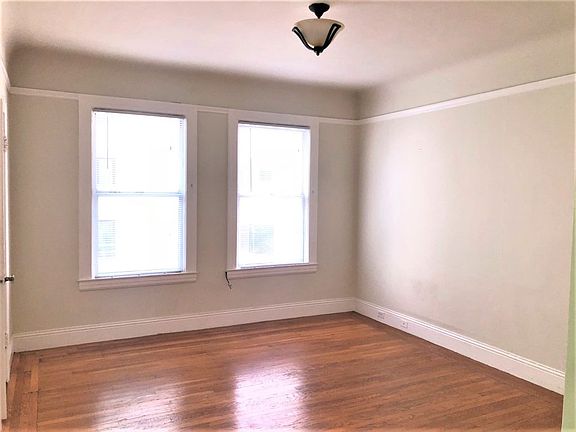 3rd image of 34 Buchanan St APT 3