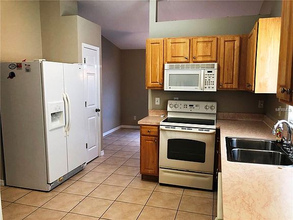 4th image of 3248 Riverdale Dr