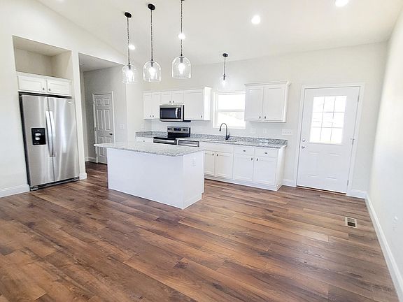5th image of 1452 Grandeur Ave