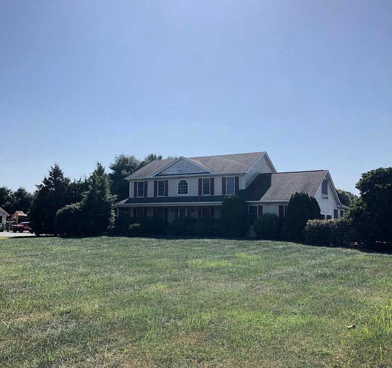 2nd image of 104 Connemara Ct