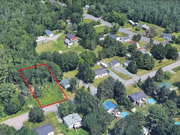 8 Graham St, Lincoln, NB E3B 7E8