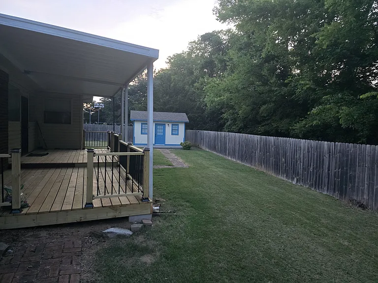 1008 Cedarwood Dr SW — Photo 3