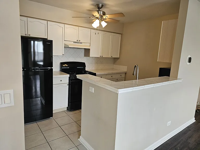 738 N Gary Ave #201 — Photo 8