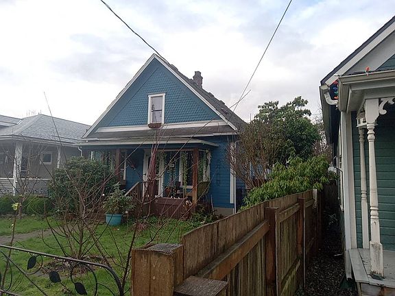 2nd image of 230 S Ferry Ave