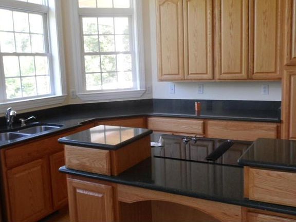 3rd image of 20380 Sunset Hill Dr