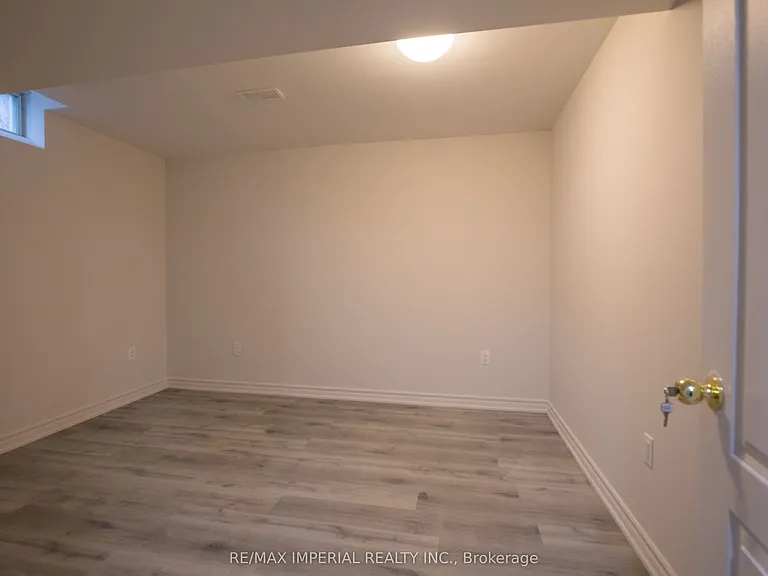 8 Harlequin Ct #BASEMENT — Photo 5