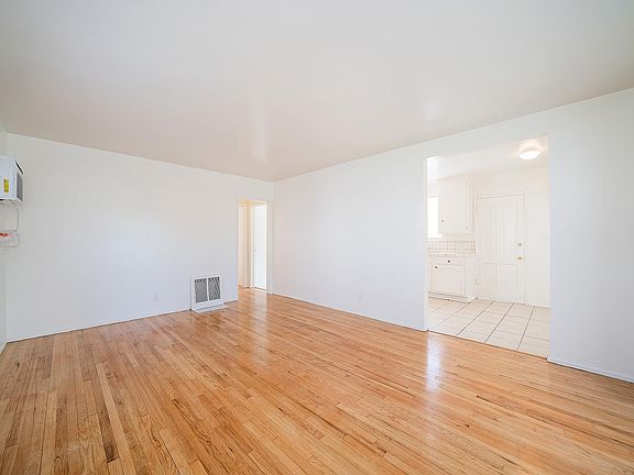 4th image of 216 S Glenwood Pl #A