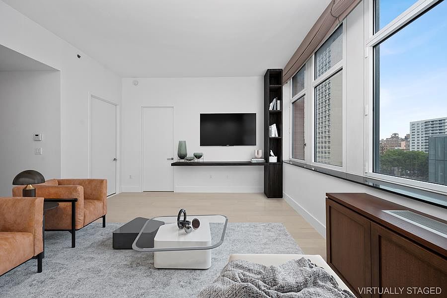 1st image of 25 W Houston St APT 7A