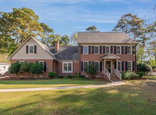 607 Queen Annes Rd, Greenville, NC 27858