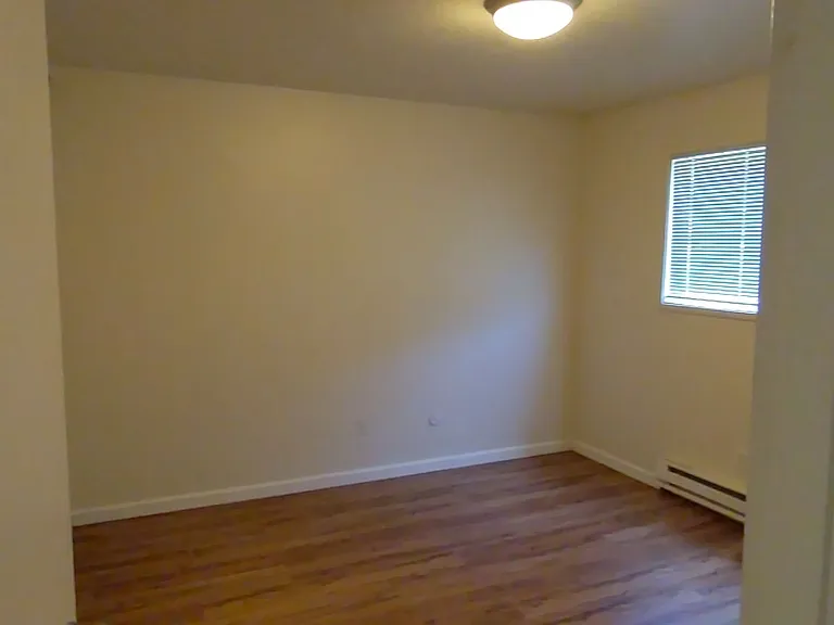 West Slope Apartments — Photo 18