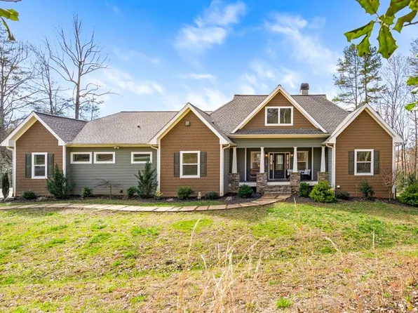 193 Mountain Harbour Dr, Hayesville, NC 28904