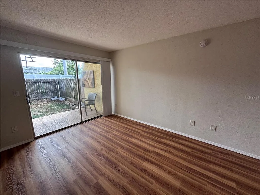 1 bed, 1.0 bath, 555 sqft, $1,500 — Photo 3