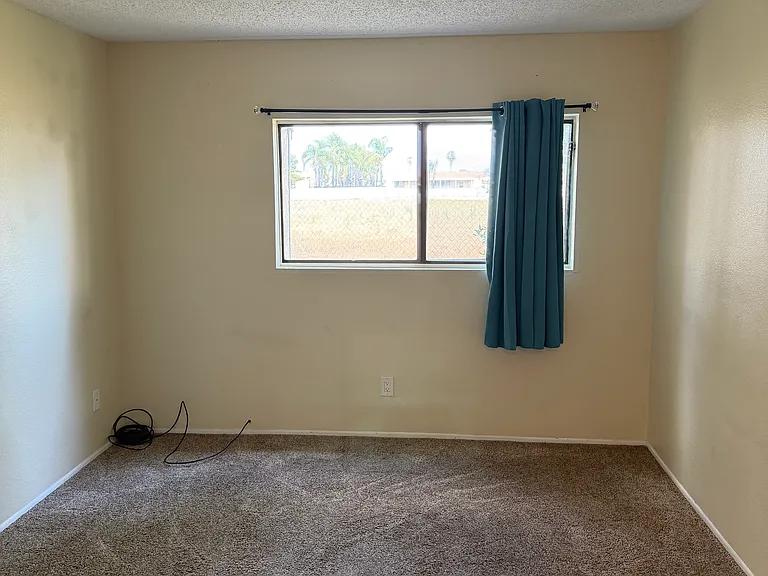 2423 W Acacia Ave — Photo 11
