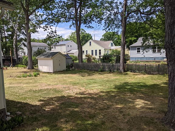 4th image of 6 Brierwood Ln