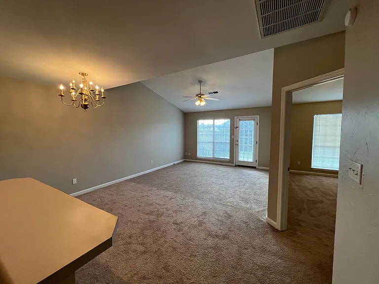 17 Macaulay Pl — Photo 2