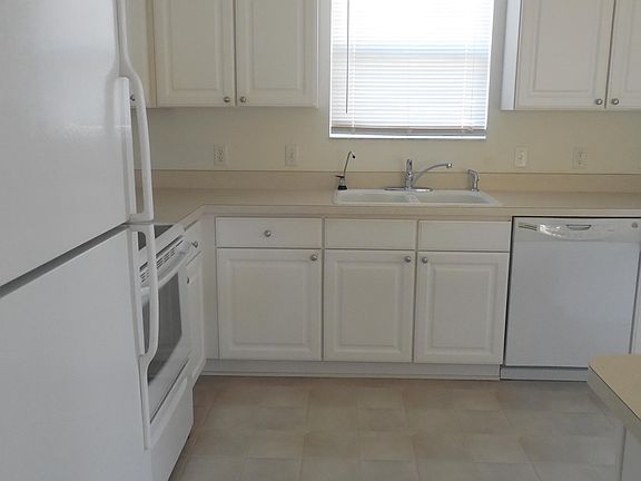 3rd image of 251 Corbett Dr