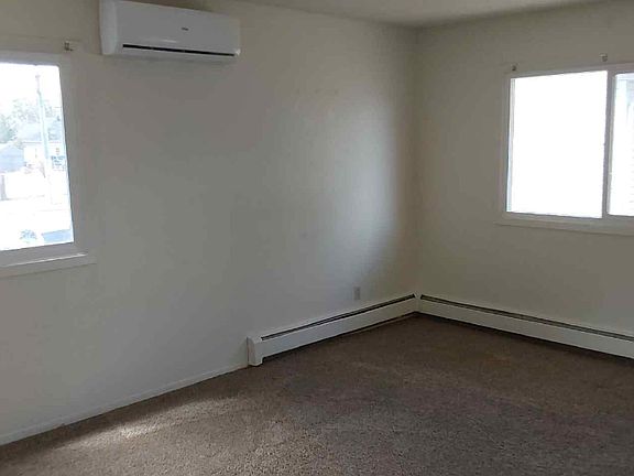 3rd image of 204 14th St APT B