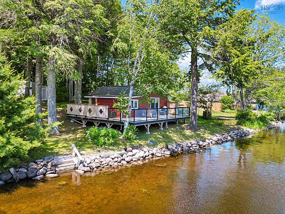 2nd image of 87 Lake Rd #4