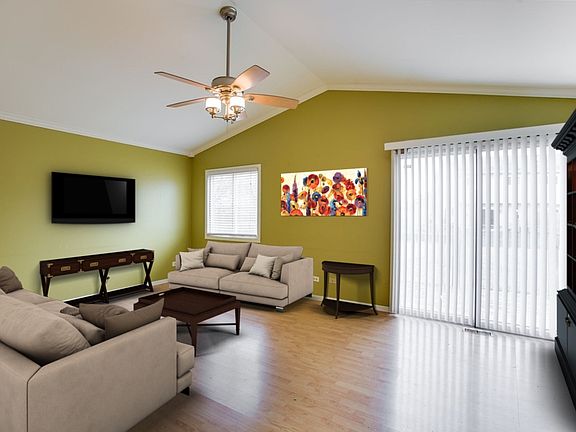 3rd image of 2809 Diane Dr
