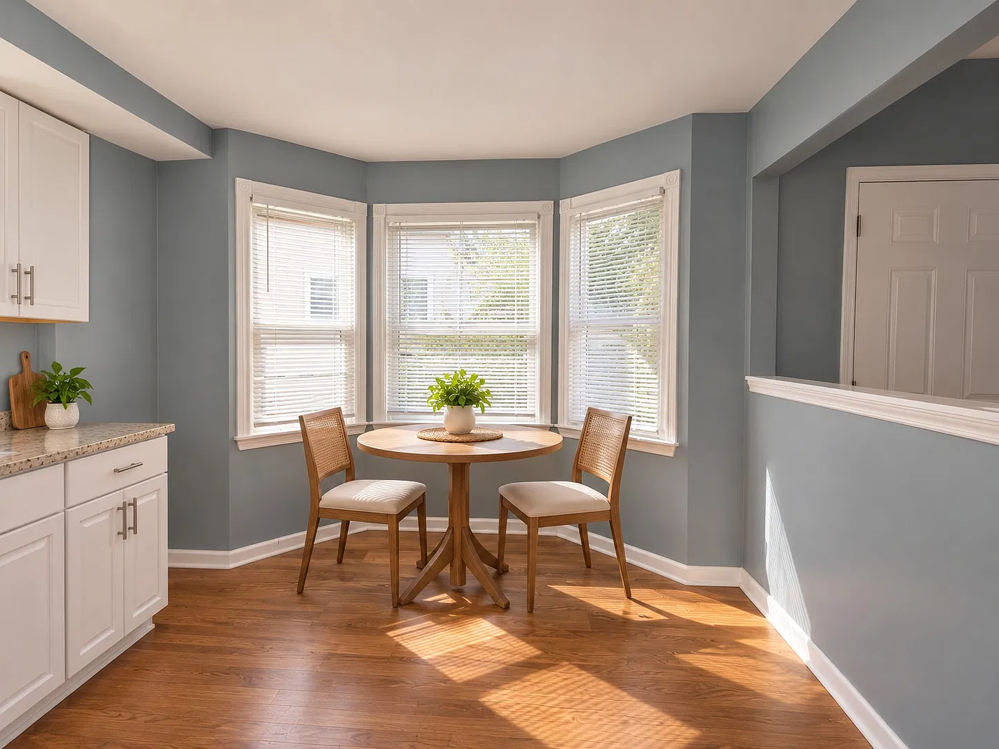 3 bed, 1020 sqft, $1,350 — Photo 3