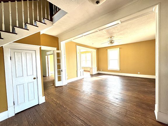 3rd image of 624 N Wentz St
