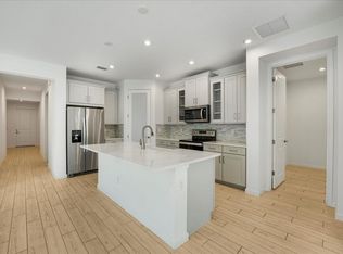 6818 Pointe Of Woods Dr, West Palm Beach, FL 33413