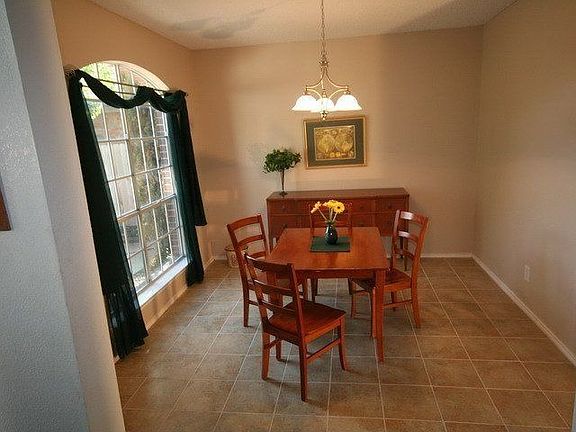 3rd image of 4104 Aldama Dr