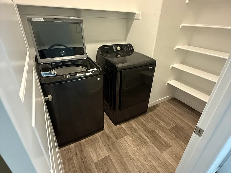 2815 N Janice Ave — Photo 9