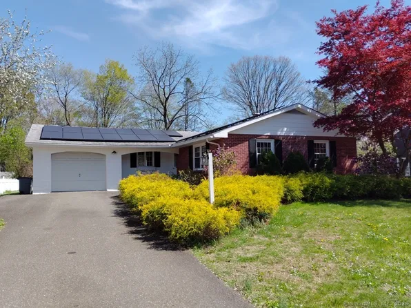 144 Fiesta Heights, Meriden, CT 06451