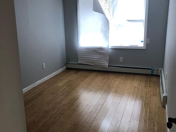 5th image of 3212 Paulding Ave #B