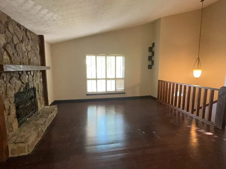 1265 Herrington Rd — Photo 3