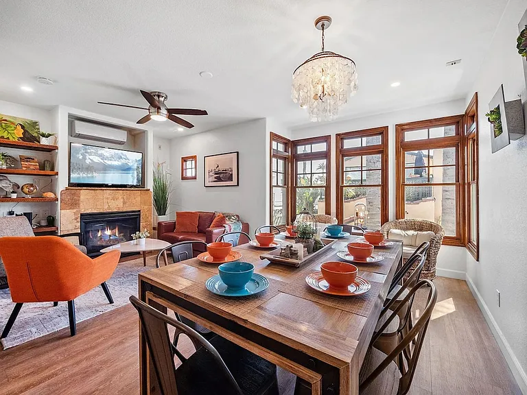 750 Yarmouth Ct — Photo 6