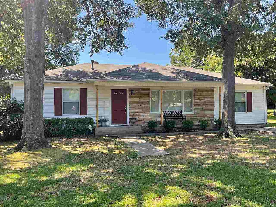 1st image of 3013 Meadows Dr