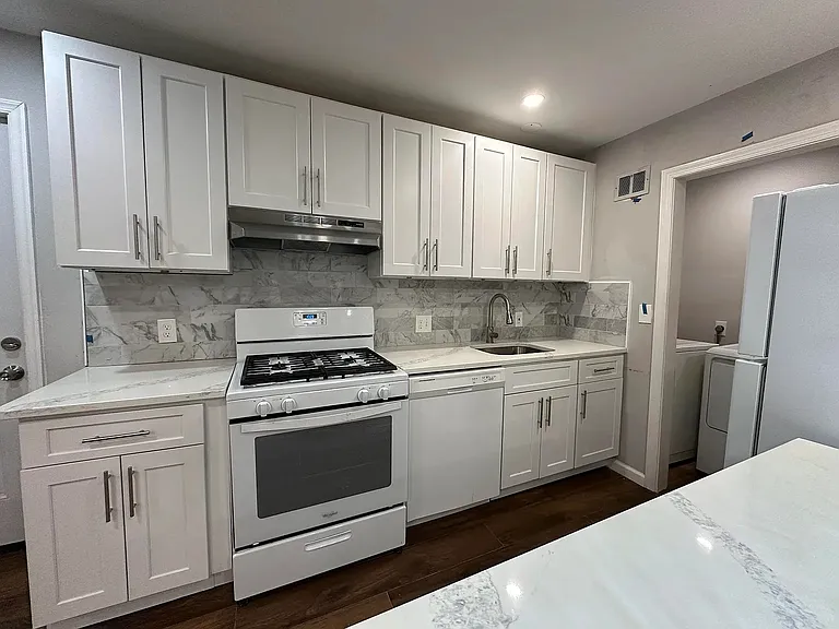 601 Madison St — Photo 3