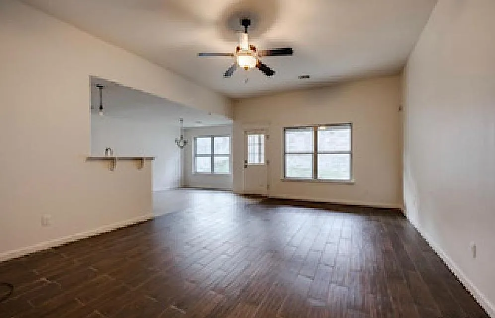 3 bed, 1389 sqft, $1,650 — Photo 4