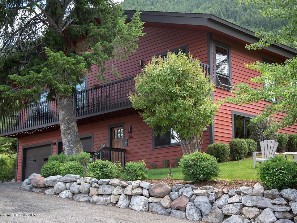 1st image of 540 Pine Dr