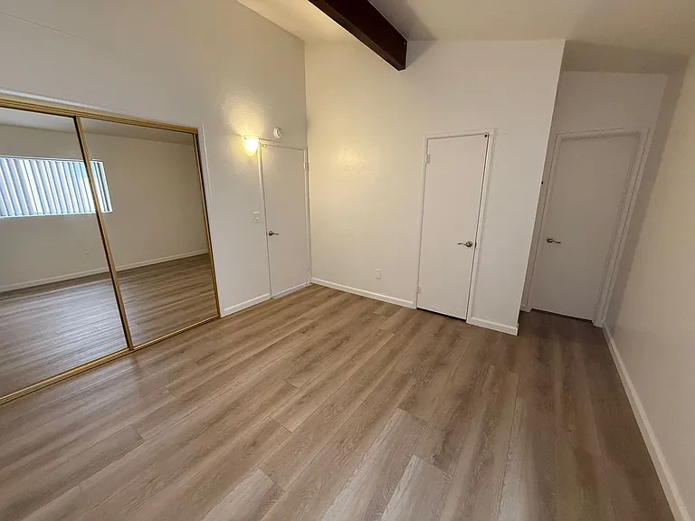 5025 Cape May Ave #8 — Photo 3