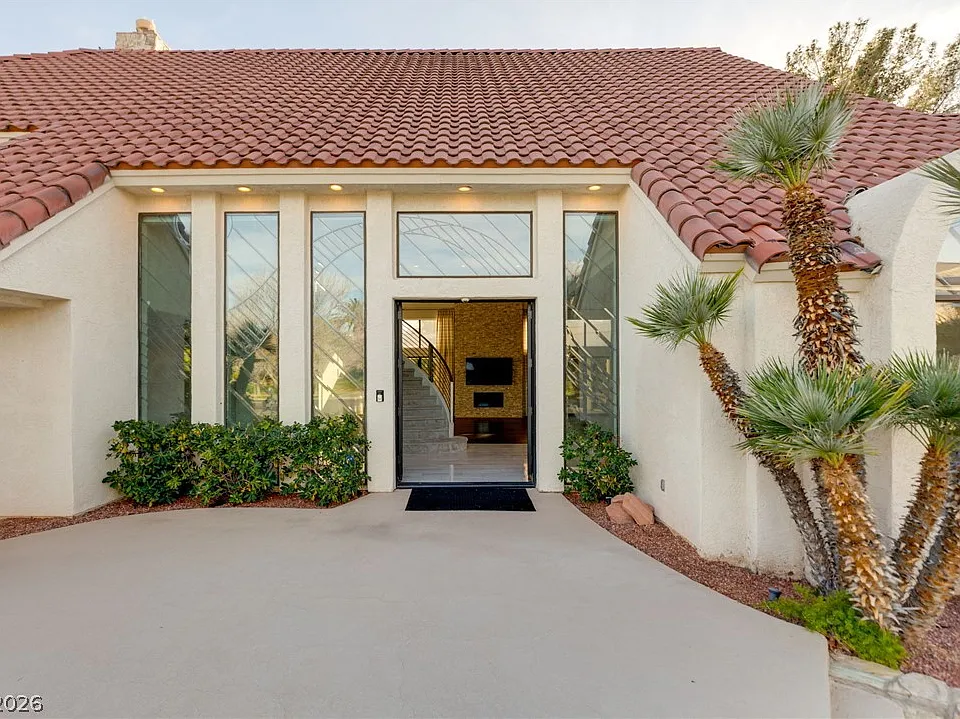 13 Dovetail Cir
